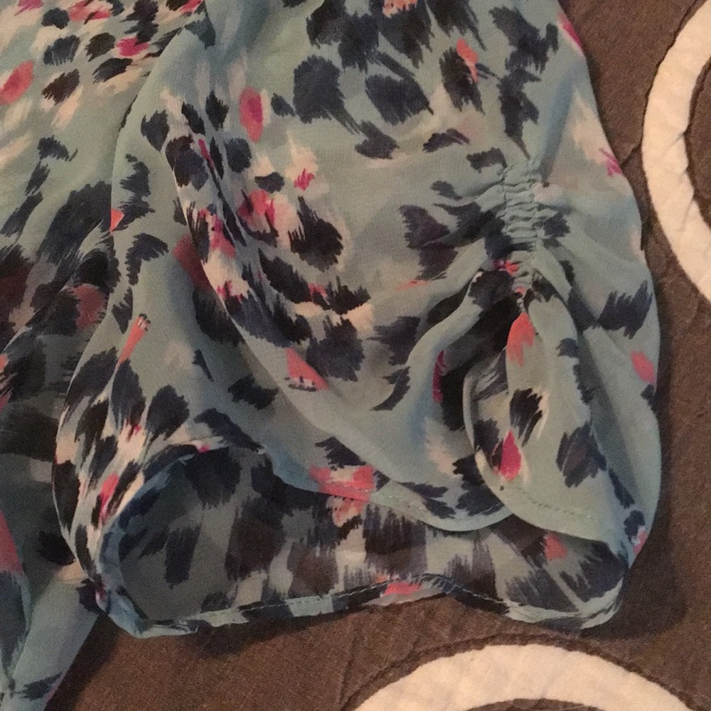 Flowy Spring Top - Picture 2 of 5